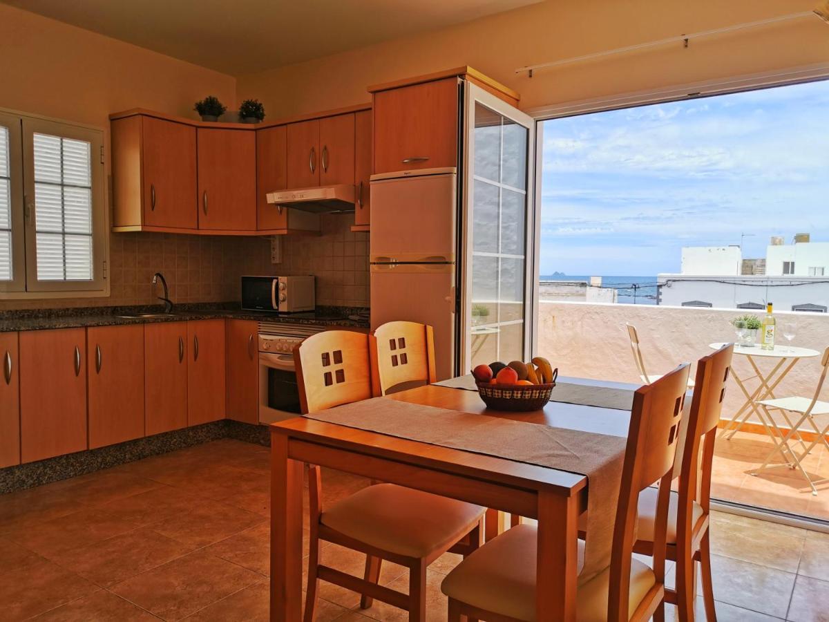 Apartamentos Brito Orzola Luaran gambar