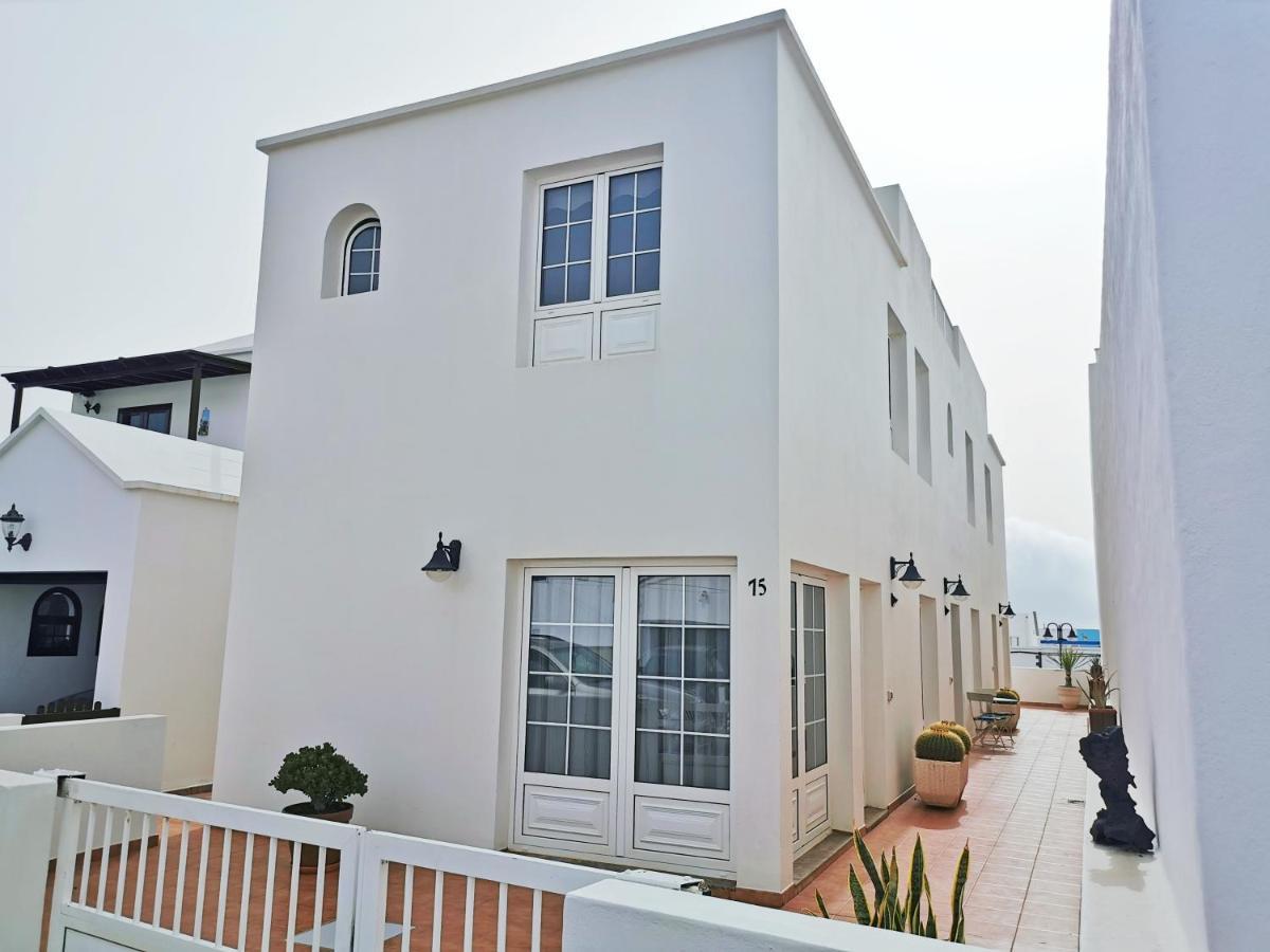 Apartamentos Brito Orzola Luaran gambar