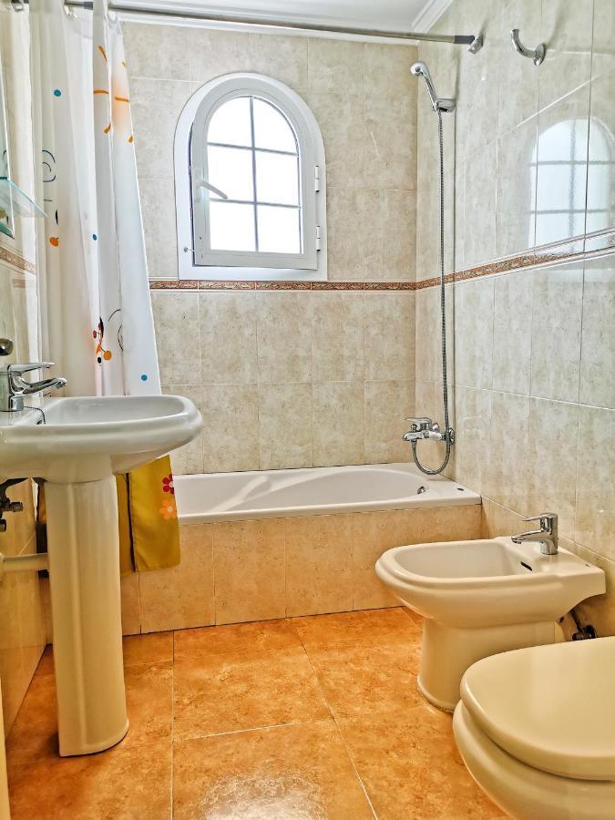 Apartamentos Brito Orzola Luaran gambar